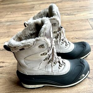 Womens The North Face Chilkat snow hiking boots size 10.5 excellent condition